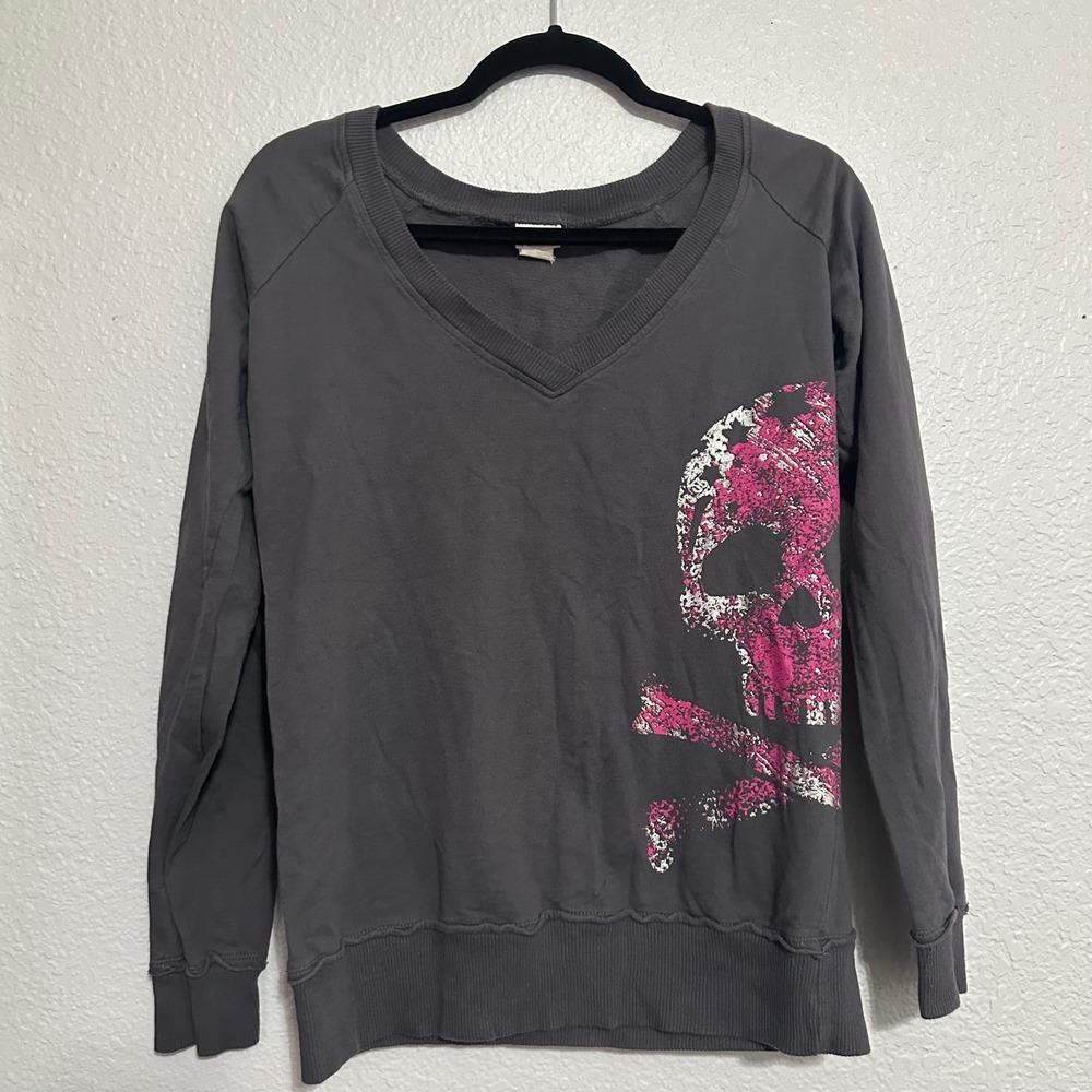 Blu Chic Womens Gray Pink Skull Crossbones Graphic V-Neck Sweatshirt Medium